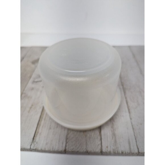 Vintage Rubbermaid Servin Saver #7 Round 3 Cups Food Container Almond Lid - Picture 2 of 8